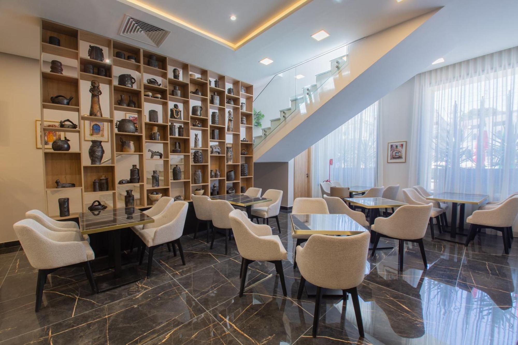 Kyriad Prestige Center
