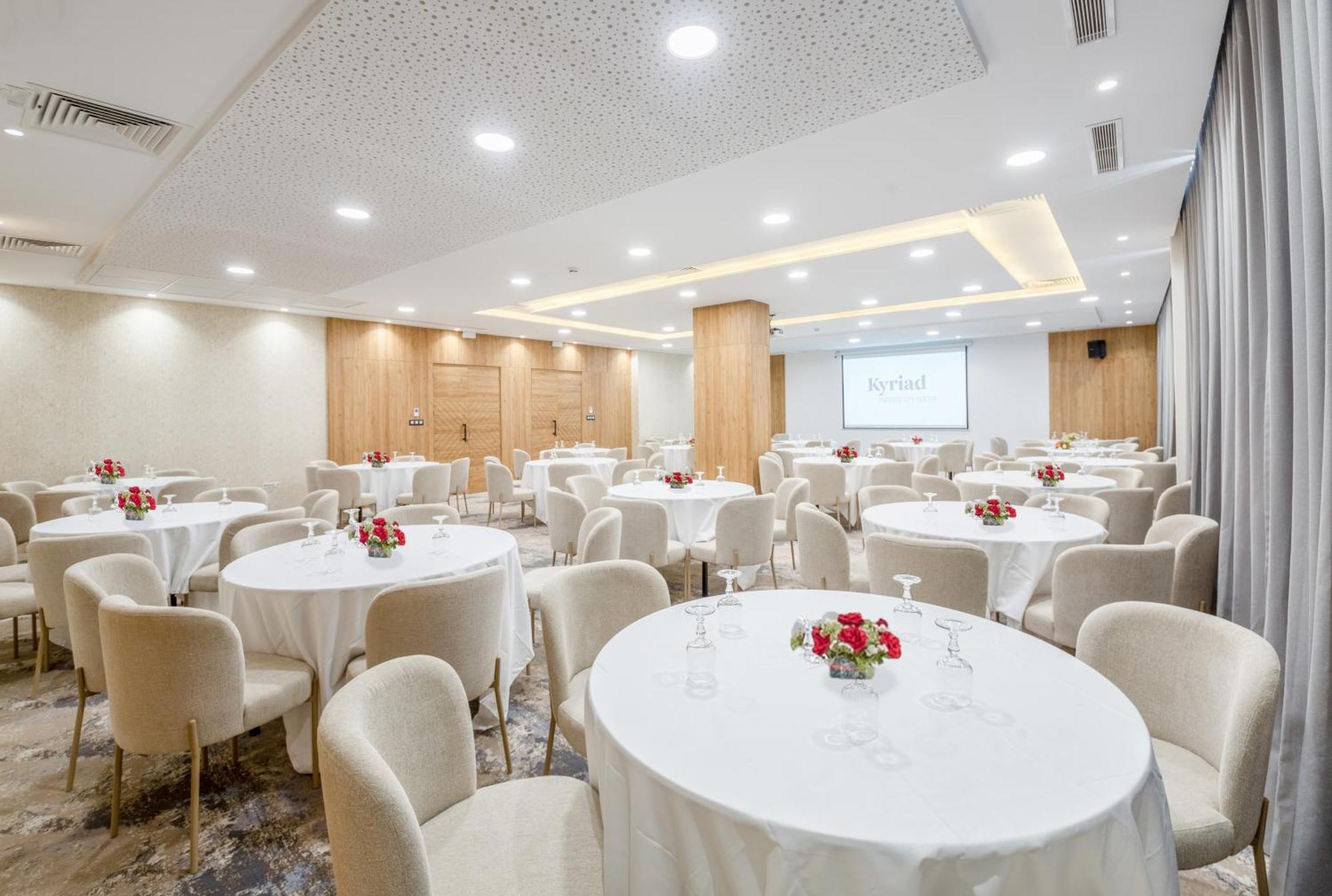 Hotel Kyriad Prestige Center 4*